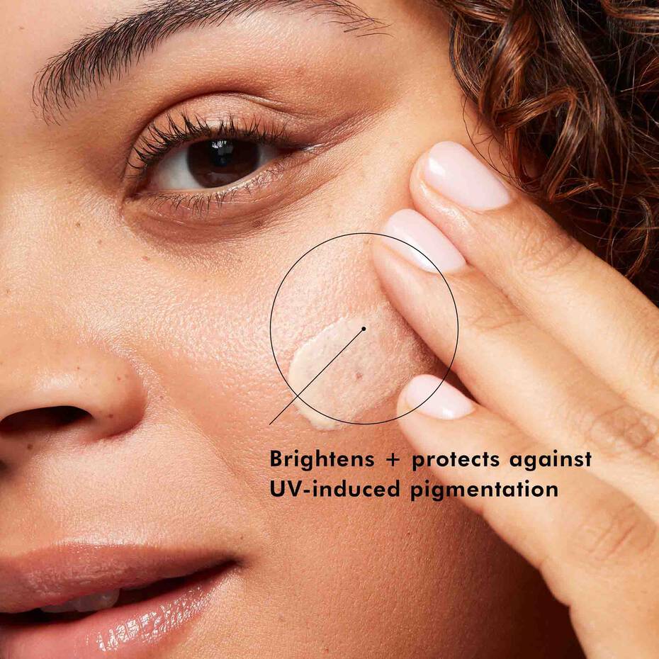SkinCeuticals- Daily Brightening UV Defense Sunscreen Broad Spectrum SPF 30